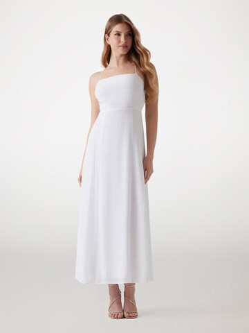 GUESS Dress in White: front