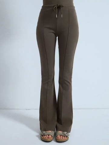 Dilvin Flared Pants in Green