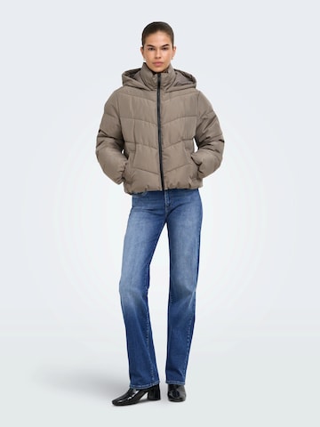 ONLY - Chaqueta de invierno 'ONLCLAIR' en marrón