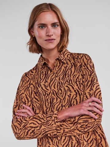 Robe-chemise 'April' PIECES en marron