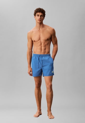 Calvin Klein Underwear Plavecké šortky – modrá: přední strana