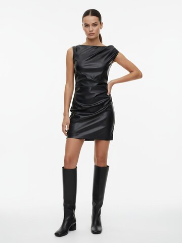 Rochie 'Tara' de la studioselect pe negru