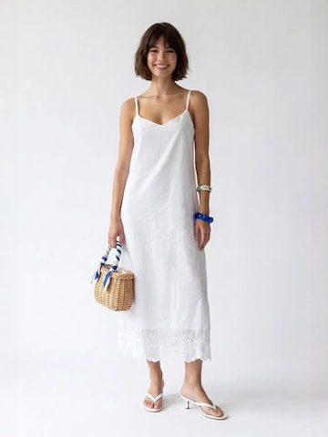 MixRay - Vestido de verão 'Midi' em branco: frente