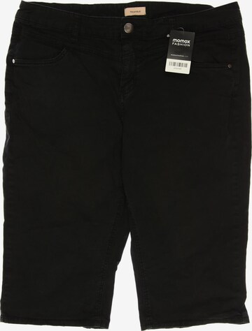 TRIANGLE Shorts in XXXL in Black: front