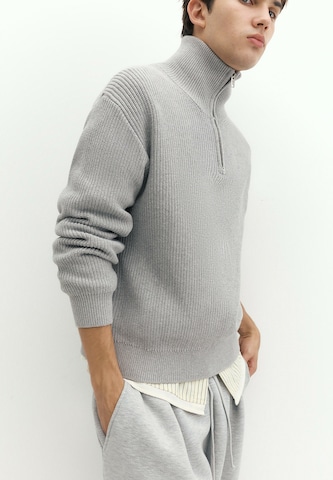 Pull&Bear Sweater in Grey