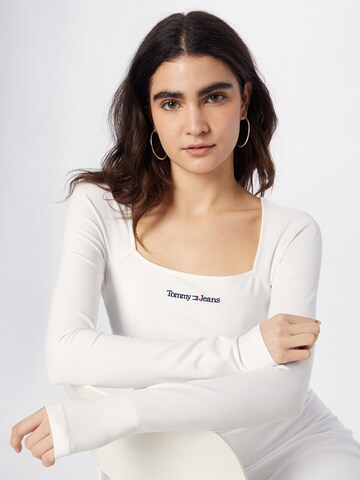 Tommy Jeans - Vestido 'Serif' en blanco