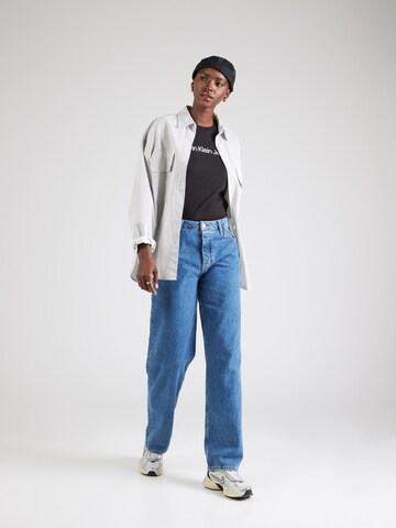 Calvin Klein Jeans T-shirt i blå