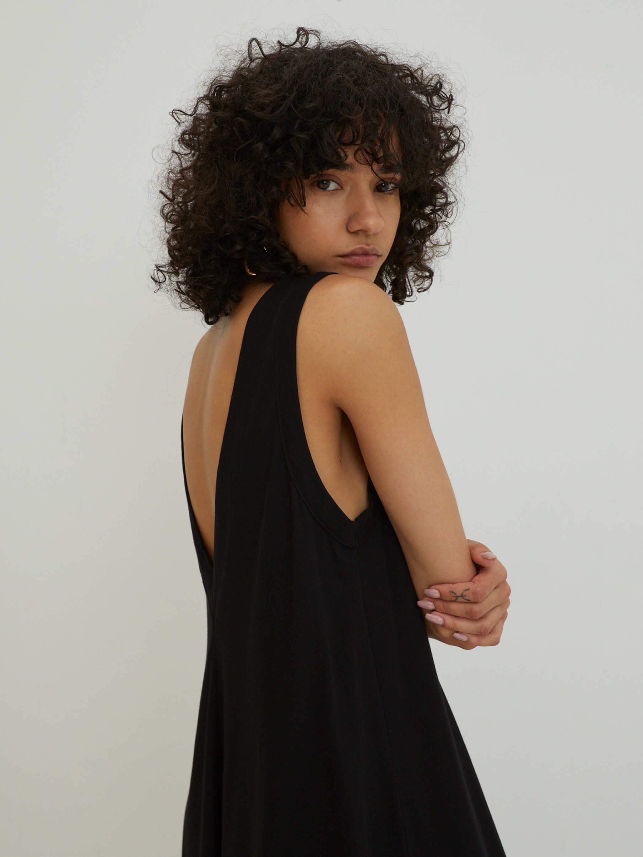 EDITED Productos Vestido 'Henley' negro
