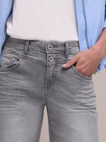 STREET ONEWide Leg/ Široke nogavice Traperice 'Emee' - siva boja