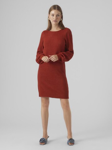 Robes en maille 'LEFILE' VERO MODA en rouge : devant