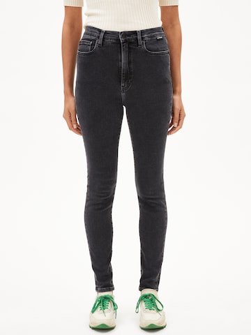 ARMEDANGELS Skinny Jeans in Black: front