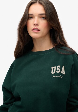 Sweat-shirt 'Athletic Essentials' Superdry en vert