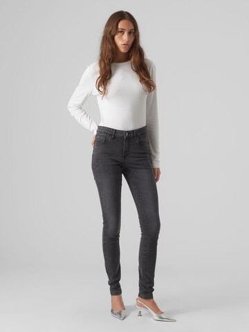 Skinny Jeans 'ALIA' di VERO MODA in grigio