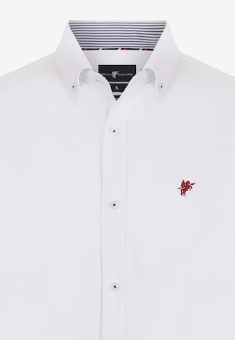 DENIM CULTURE - Ajuste regular Camisa 'HUGO' en blanco