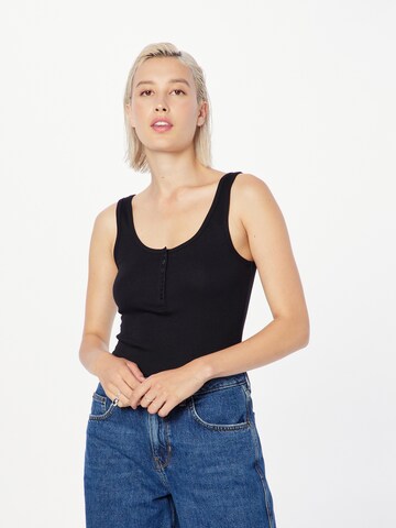 GAP Top in Black: front