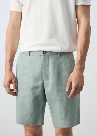 MANGO MAN Regular Shorts 'Carp' in Grün