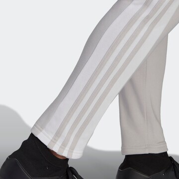 ADIDAS PERFORMANCE - Slimfit Pantalón deportivo 'Squadra 21' en gris