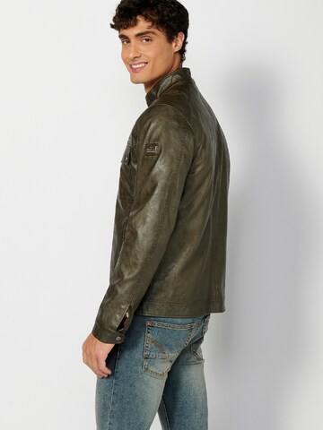 KOROSHI Between-Season Jacket in Green