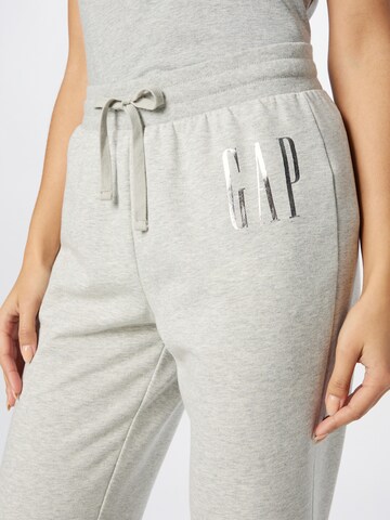 GAP Regular Broek in Grijs