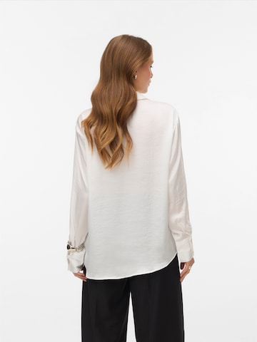 VERO MODA - Blusa em branco