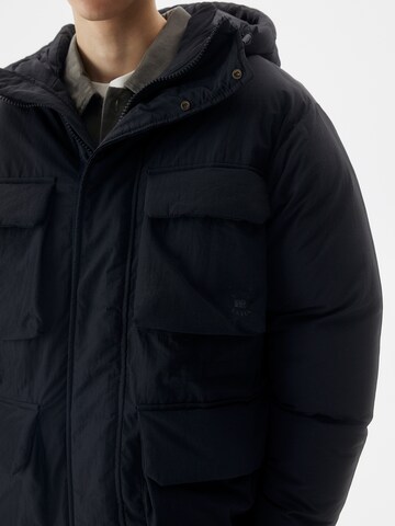 Giacca di mezza stagione di Pull&Bear in nero