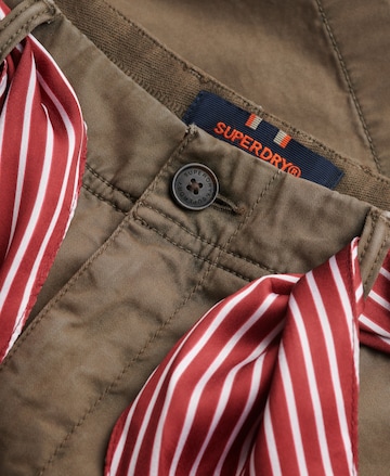 Coupe slim Pantalon chino 'Classic' Superdry & Co en vert