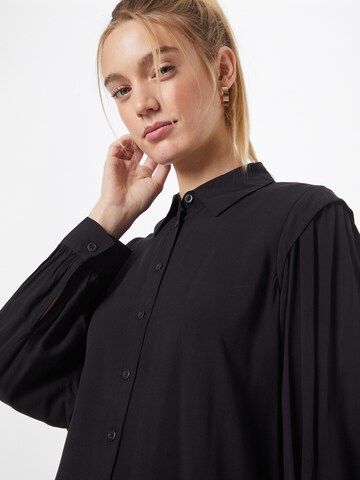 QS by s.Oliver Bluse in Schwarz
