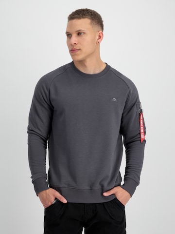 ALPHA INDUSTRIES Sweatshirt 'X-Fit' i grå: framsida