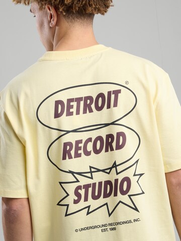 America Today Shirt in Yellow