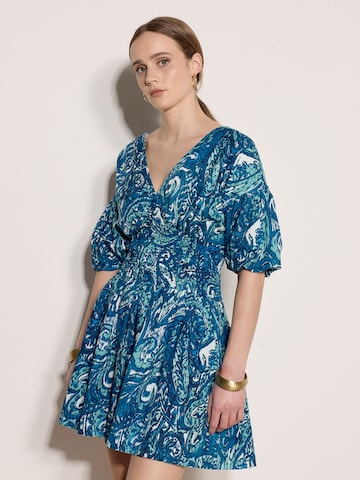 Robe ' ' Apricot en bleu : devant