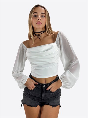 Elara Bluse in Weiß: Vorderseite