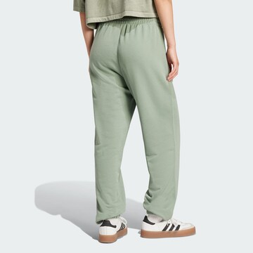Tapered Pantaloni 'Essentials' di ADIDAS ORIGINALS in verde