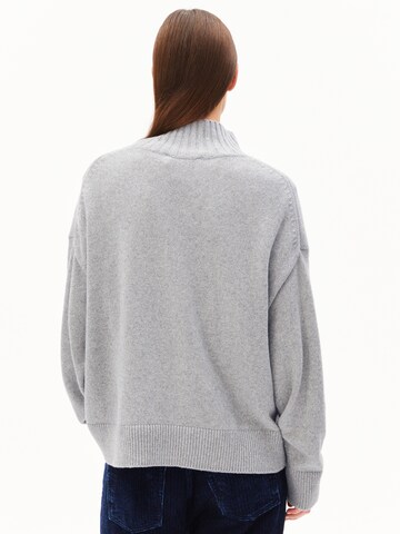 Pull-over ARMEDANGELS en gris
