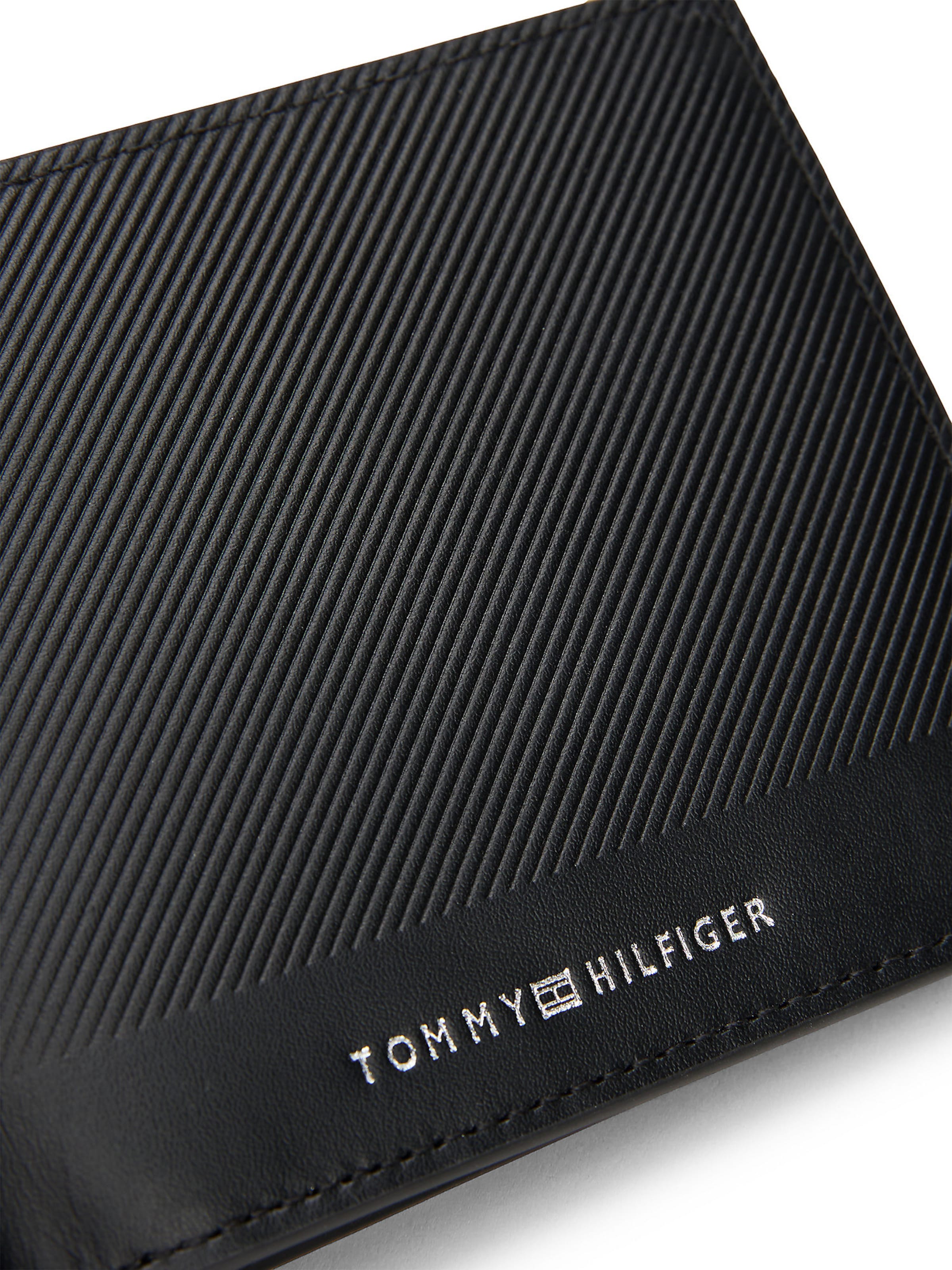 TOMMY HILFIGER Peněženka 'Foundation' – černá