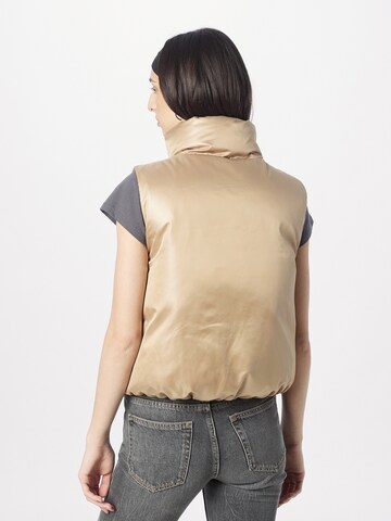 LEVI'S ® Bodywarmer 'Pillow Bubble Vest' in Bruin