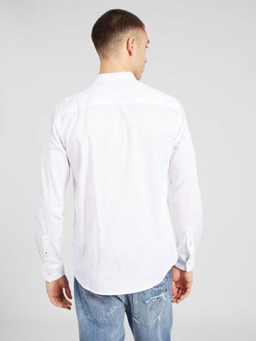 Coupe slim Chemise TOM TAILOR en blanc