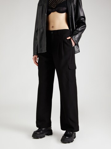 Wide Leg Pantalon cargo Gina Tricot en noir : devant