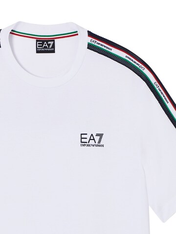 Maglietta '7M001861UB102' di EA7 Emporio Armani in bianco