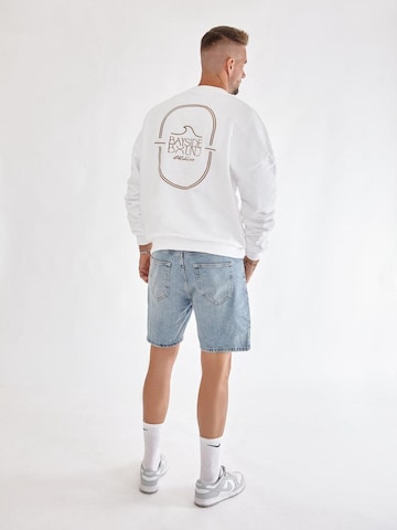 BAYSIDE BOUND Oversized trui 'THE BAYSIDE UNISEX OVERSIZE SWEATER' in Wit
