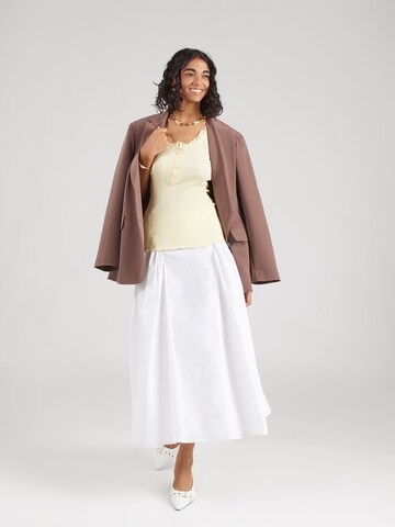 Tricou 'Beatha' de la rosemunde pe galben