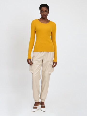 Influencer Pullover in Gelb