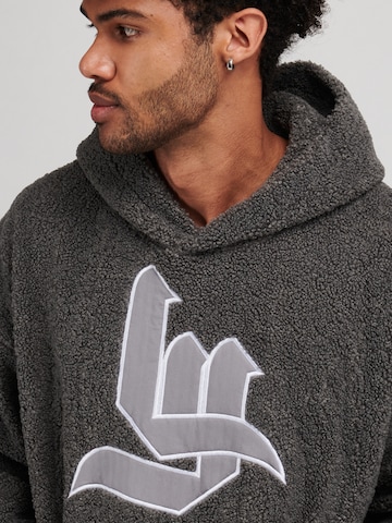 LYCATI exclusive for ABOUT YOU - Sudadera 'Jupiter' en gris