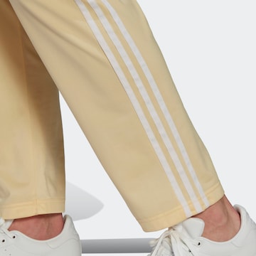 ADIDAS ORIGINALS Regular Trousers 'Straight' in Yellow