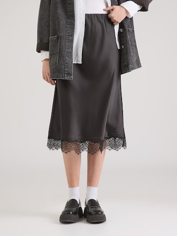ABOUT YOU Szoknyák 'Pamela' - fekete: elől
