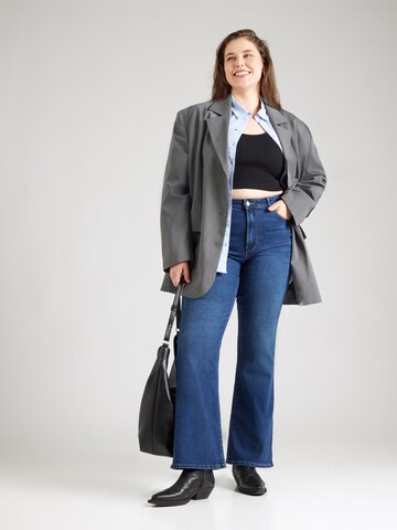 Evazați Jeans 'CARLANA' de la ONLY Carmakoma pe albastru