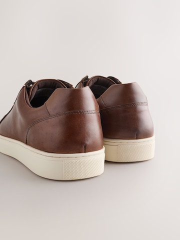 Next Sneaker in Braun