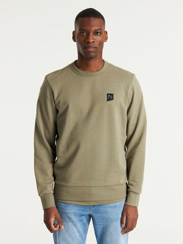 CHASIN' Sweatshirt 'Toby' in Green: front