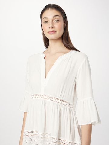 Rochie de plaja de la LingaDore pe alb