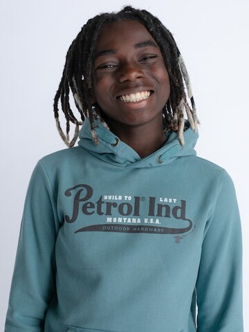 Petrol Industries Sweatshirt 'Bolingbrook' in Blauw