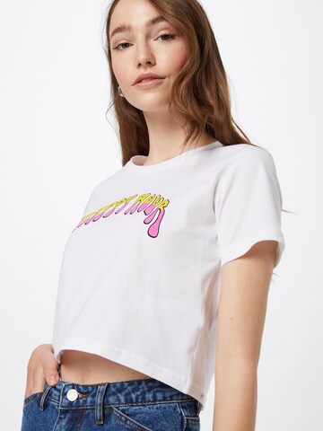 T-shirt Trendyol en blanc